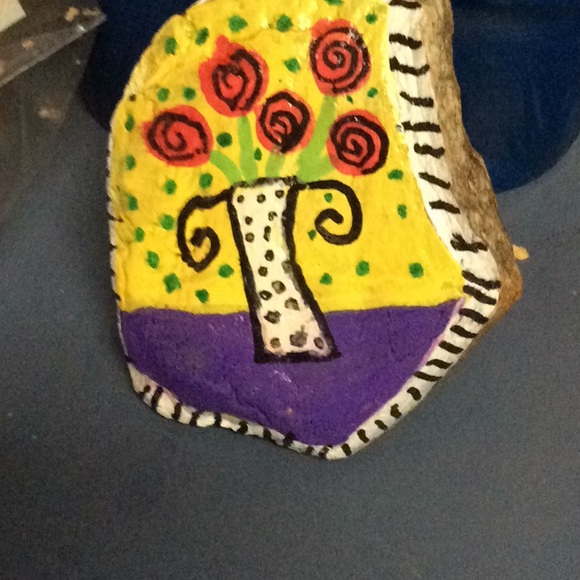 Vase of Roses Rock - Picture 1 of 2